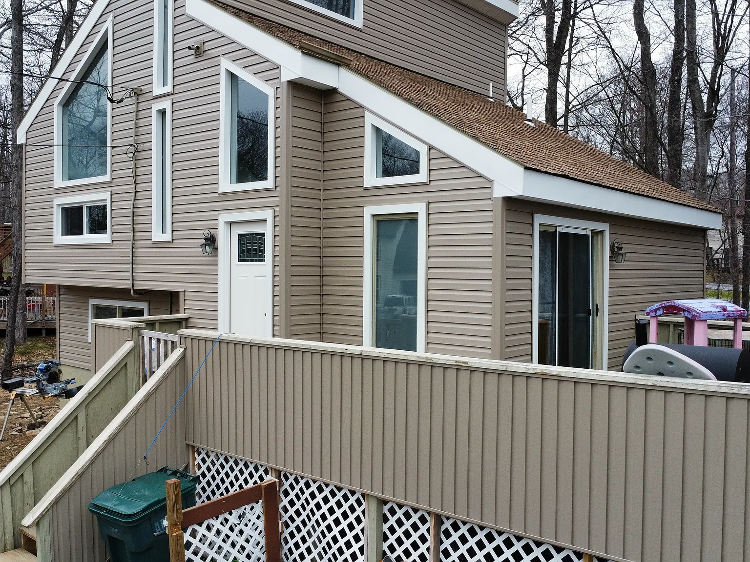 3 bed, 824 sqft, $1,975 — Photo 3