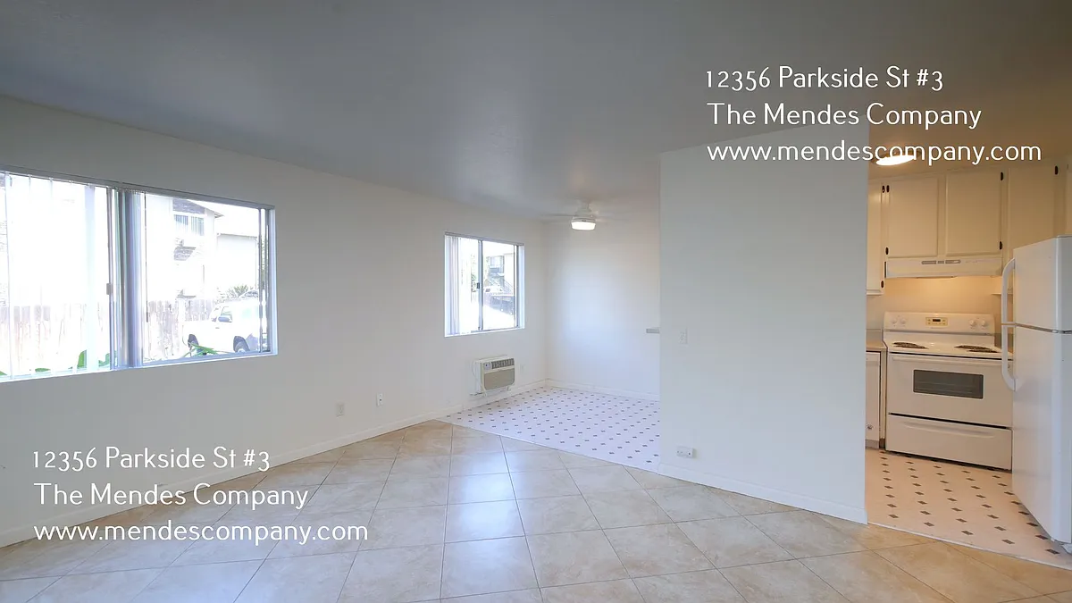 Building Photo - 12356 Parkside St #3