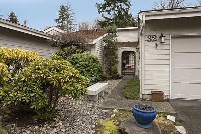 2nd image of 15800 Village Green Dr Unit 32