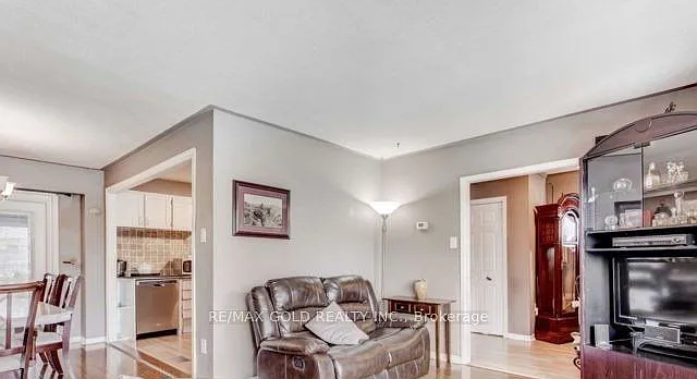 6 Monaco Ct — Photo 6