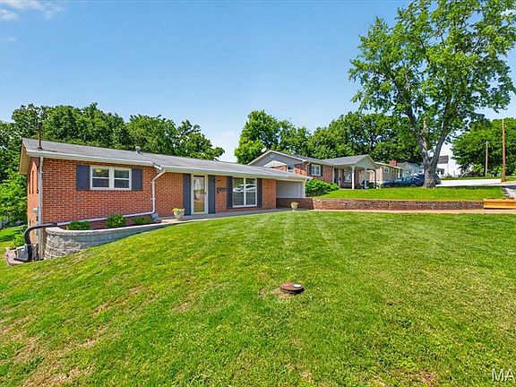4th image of 705 Mueller Rd