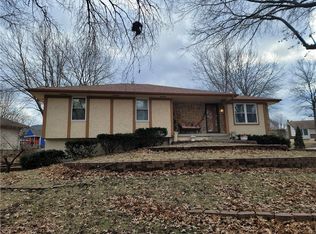 2404 NW London Dr, Blue Springs, MO 64015