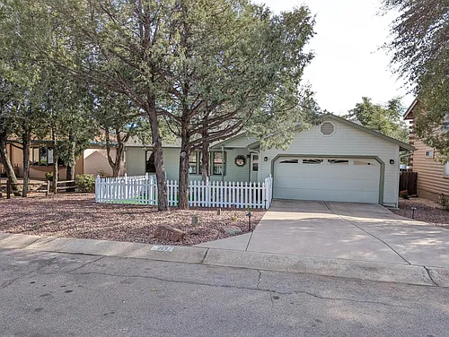717 W Saint Moritz Dr Photo 1