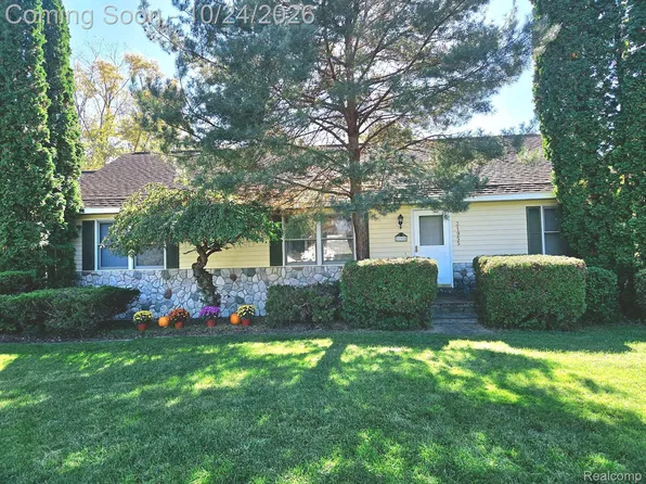 31955 West Rd, New Boston, MI 48164