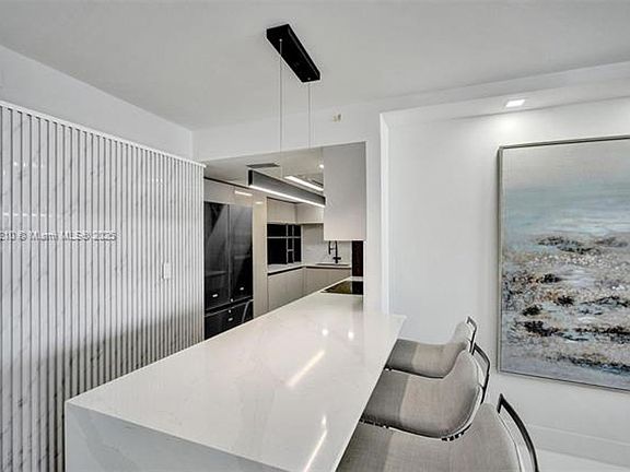 3rd image of 6039 Collins Ave #Cu-1736