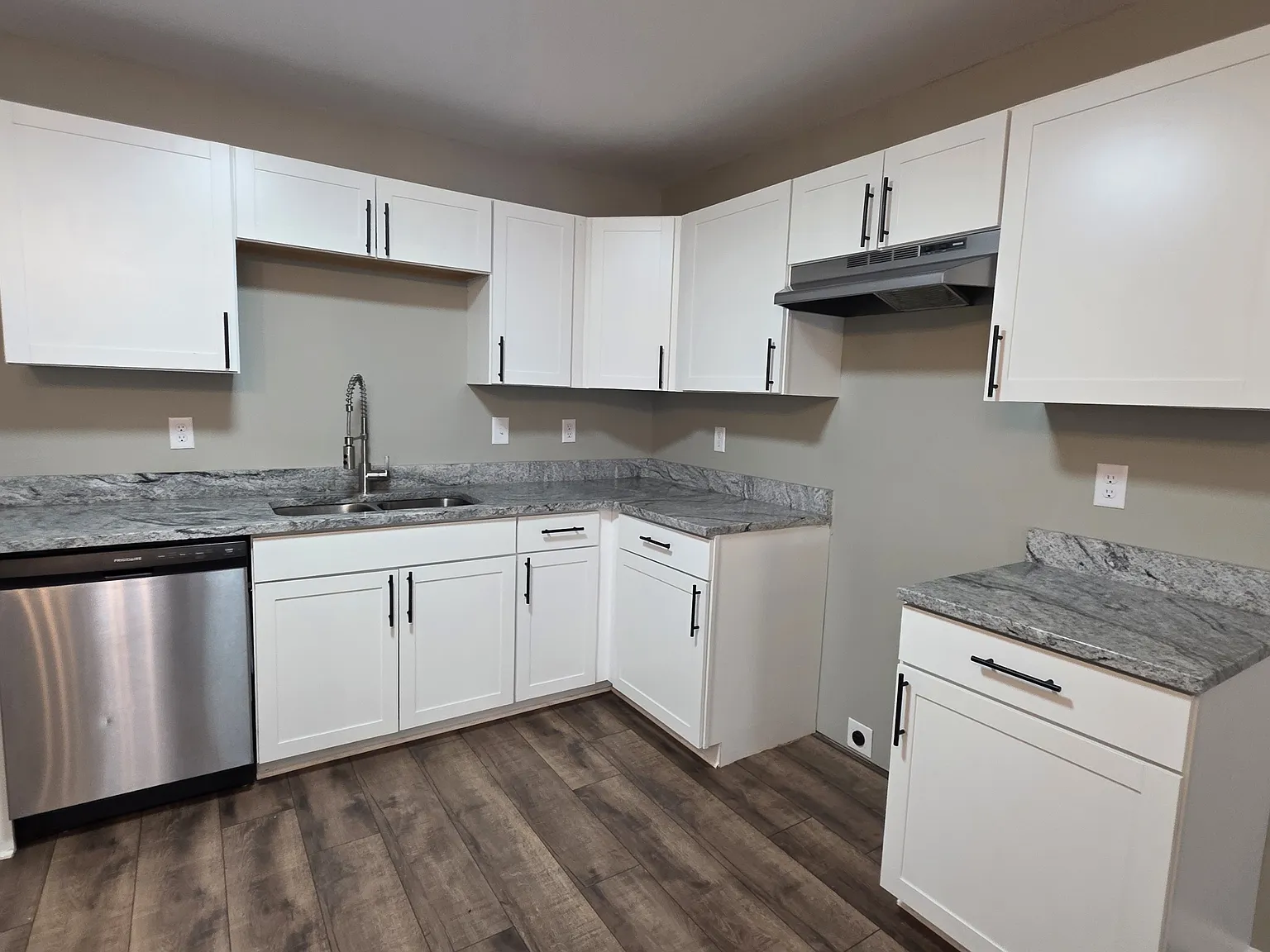3 Bedroom 2 Bath Southern Charm — Photo 3
