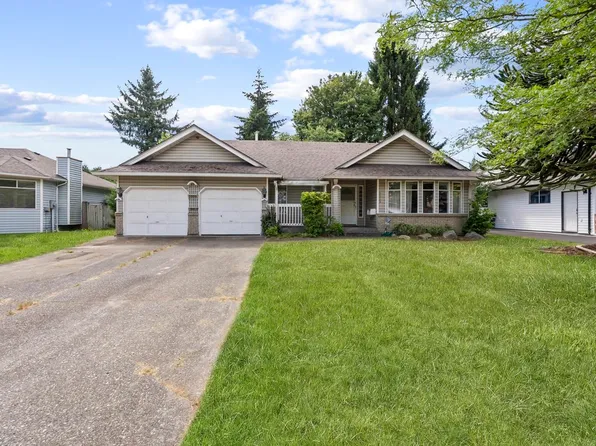 8819 157th St, Surrey, BC V4N 2Y8