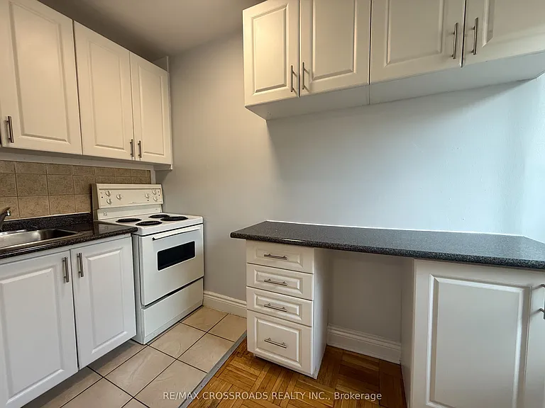 2770 Yonge St #112 — Photo 8