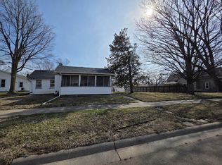 2313 N 7th St, Clinton, IA 52732