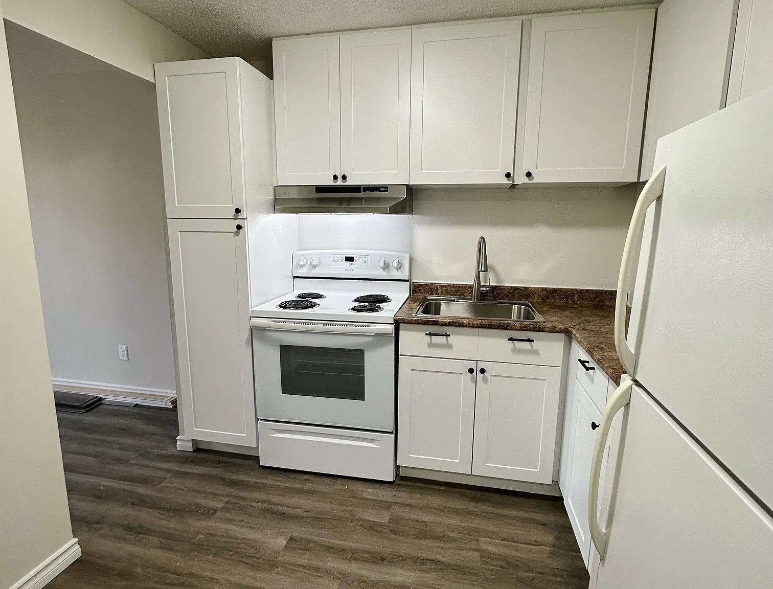 2820 Carling Avenue — Photo 3