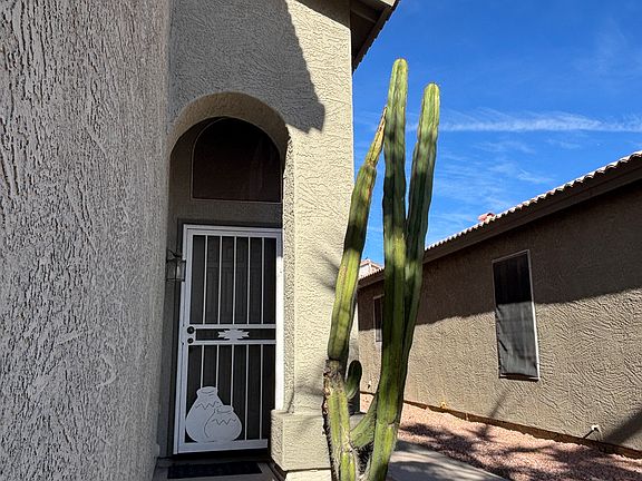 3rd image of 4408 E Windsong Dr