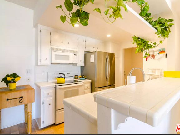 4th image of 125 Montana Ave APT 406