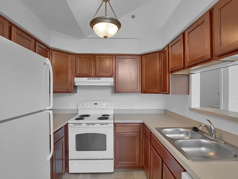 LakePointe Apartments — Photo 53