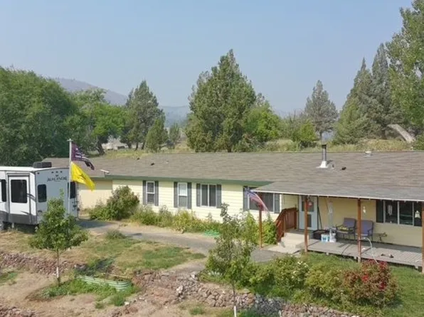 250 School House Dr, Dayville, OR 97825