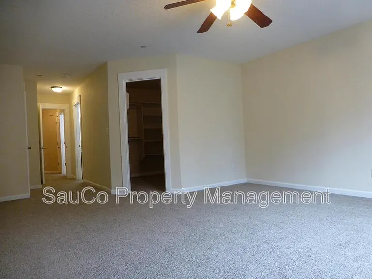 1109 NE 106th Ave — Photo 13