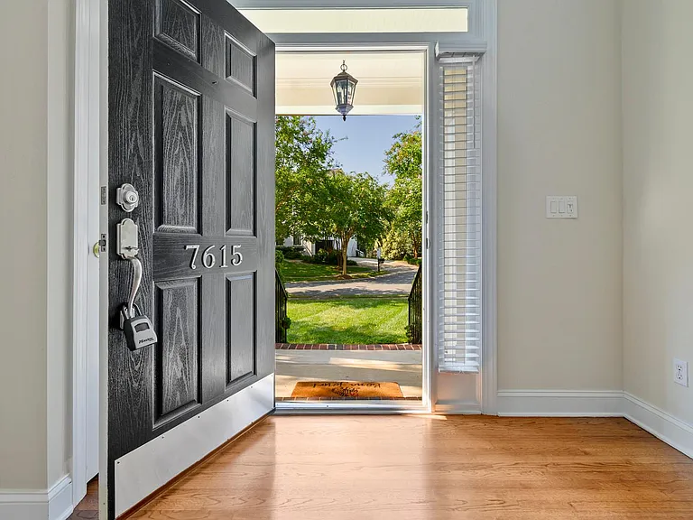 7615 Quail Park Dr — Photo 4