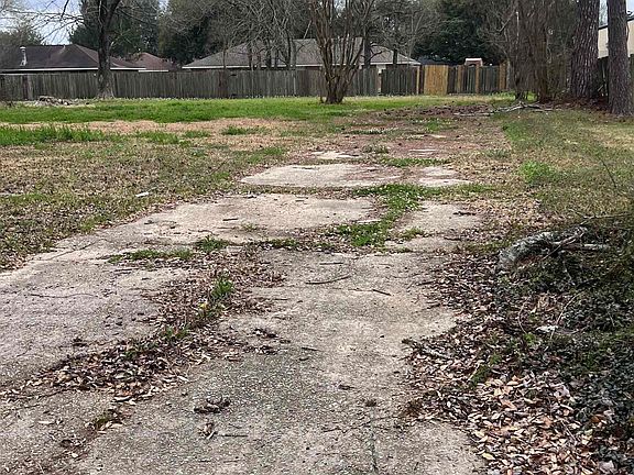 4th image of 1554 Rollins Rd