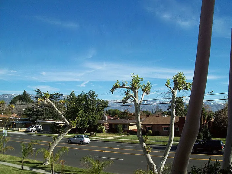 Alcantara Home Apts — Photo 18