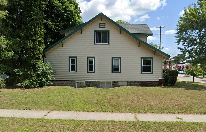 703 E Chippewa St #B — Photo 17