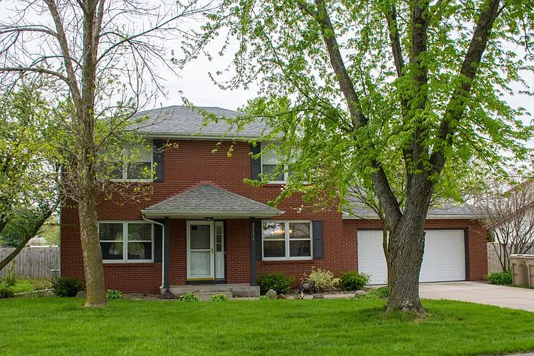 1734 Provincial Dr photo 1