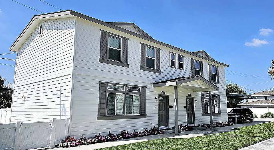1st image of 18621 E Pearl Ave