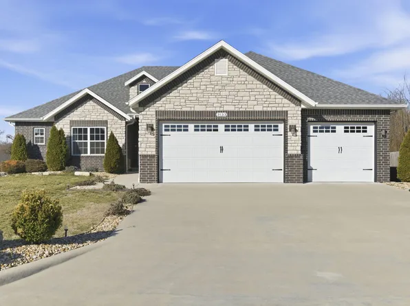 3133 N Dickerson Avenue, Springfield, MO 65803