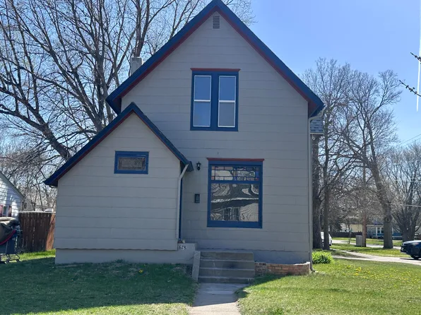 678 Illinois Ave SW, Huron, SD 57350