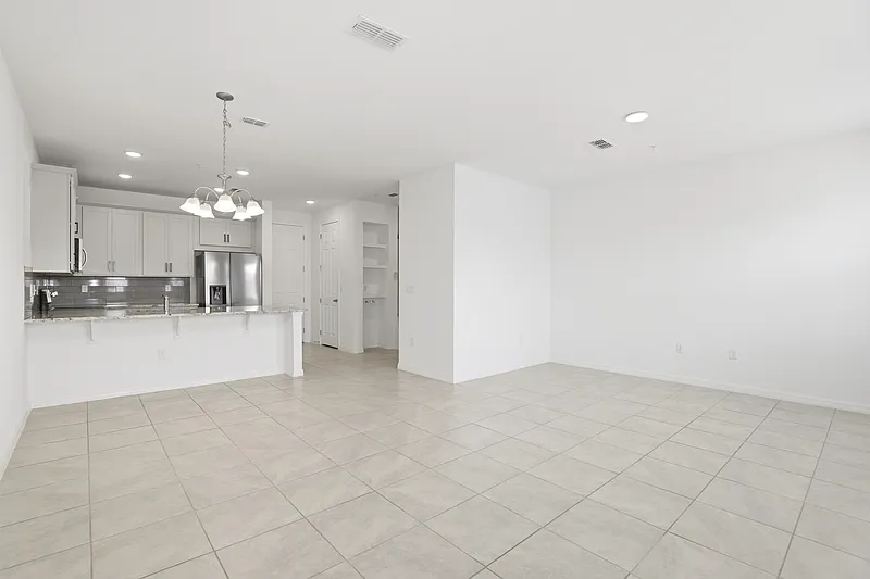 3 bed, 2.5 bath, 1627 sqft, $2,500 — Photo 2