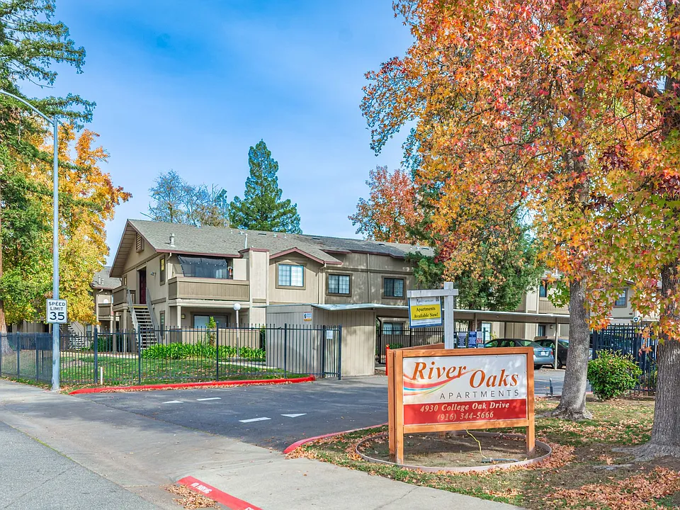 River Oaks Apartments