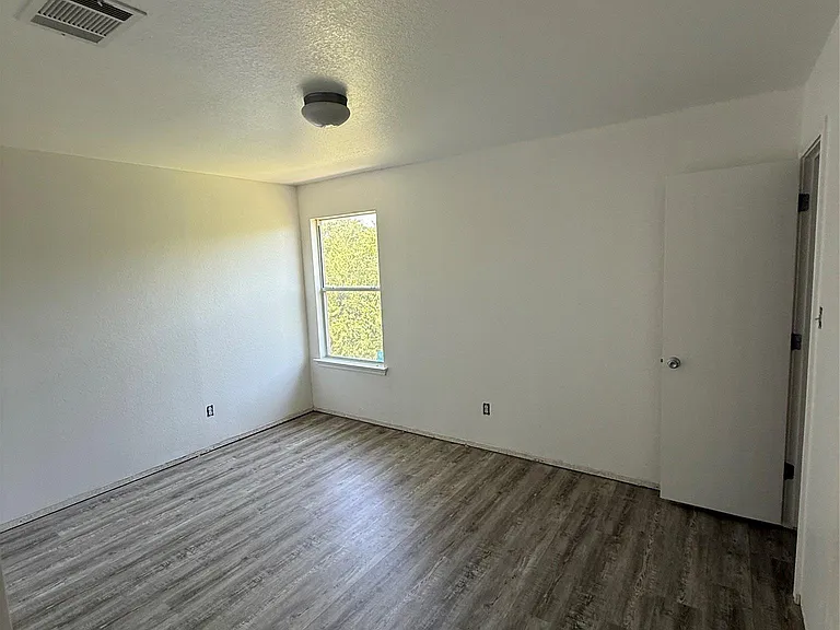 1014 Glen Meadow Cv — Photo 5