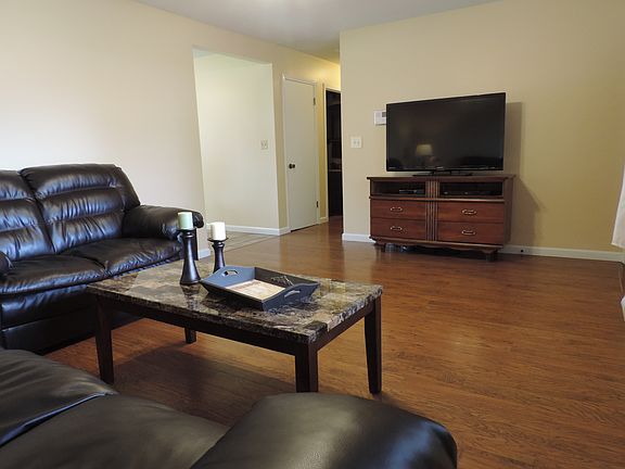 5th image of 206 Hillvale St