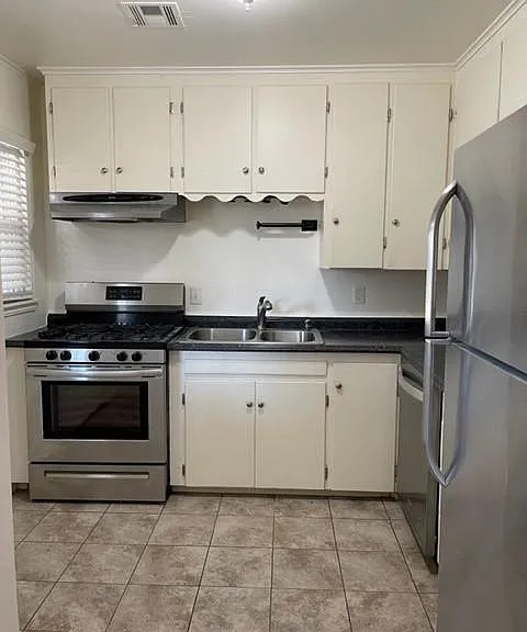 4764 S Cincinnati Ave — Photo 4