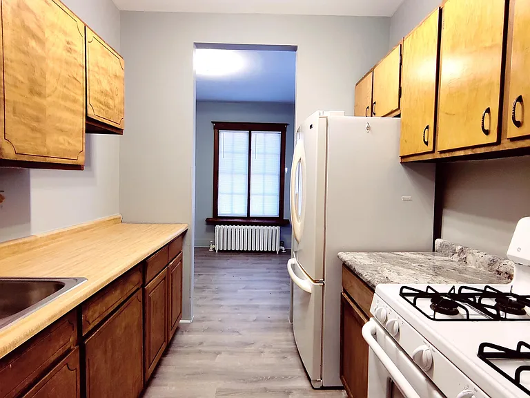 310 N Elm St #4 — Photo 3