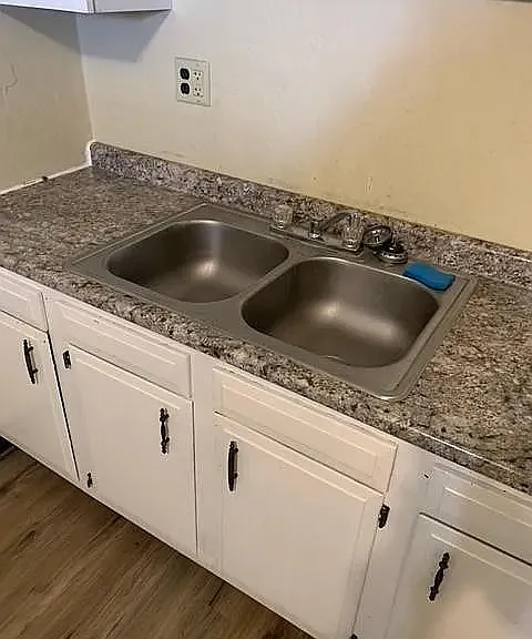 23 Singer Ave #2R — Photo 9