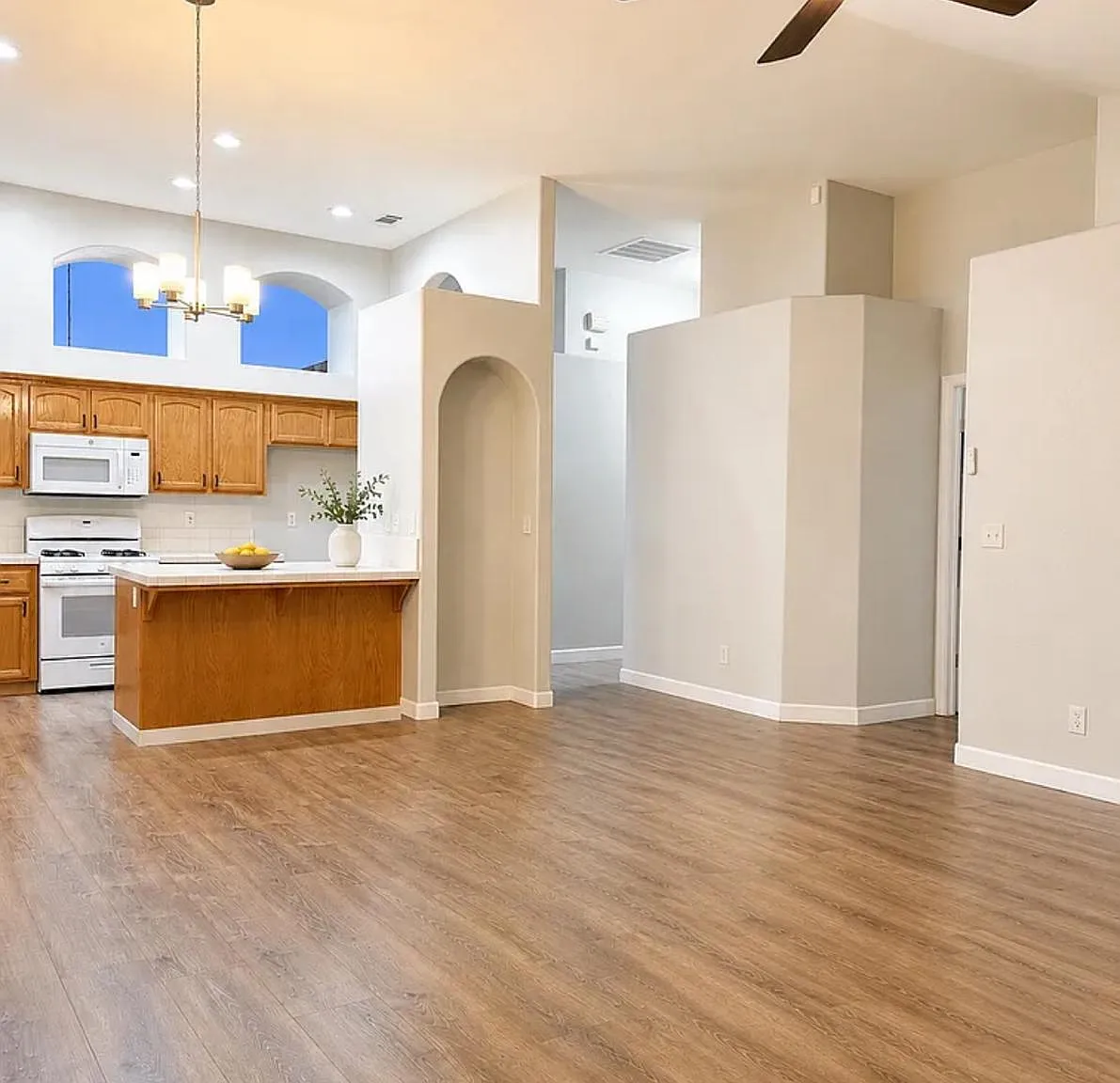 3 bed, 1798 sqft, $2,600 — Photo 4
