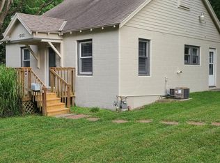 1302 SW Chicago St, Blue Springs, MO 64015