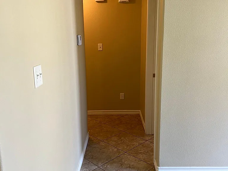 1127 E Dawson St — Photo 10