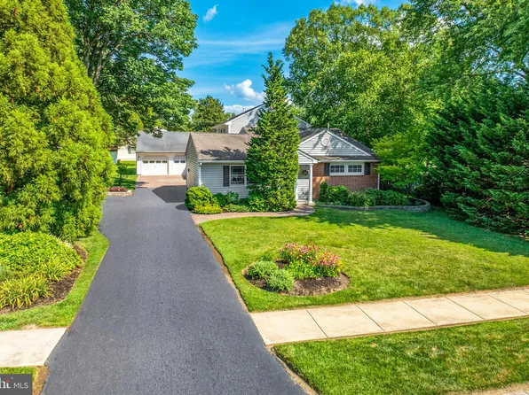 4 E Church Rd, Plymouth Meeting, PA 19462