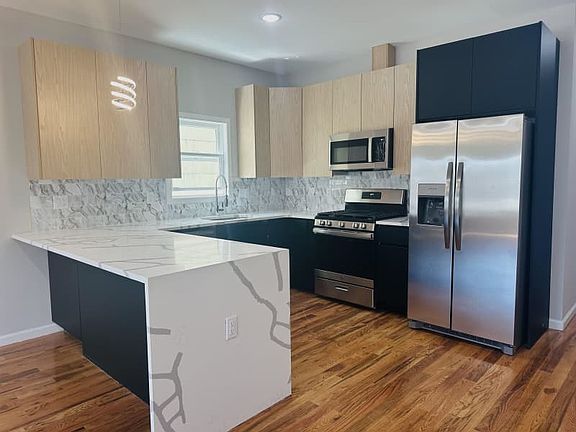 3rd image of 338 Sip Ave APT 1