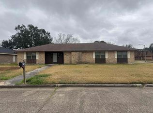 4100 Cobblestone Ln, Port Arthur, TX 77642