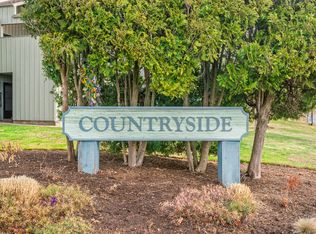 7 Webster Ct #7, Newington, CT 06111