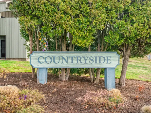 7 Webster Court #7, Newington, CT 06111