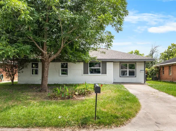 3048 Briarwick Ln, Houston, TX 77093