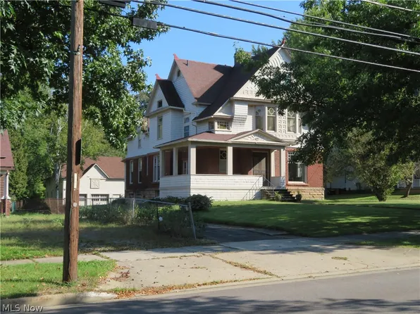 152 E College St, Oberlin, OH 44074