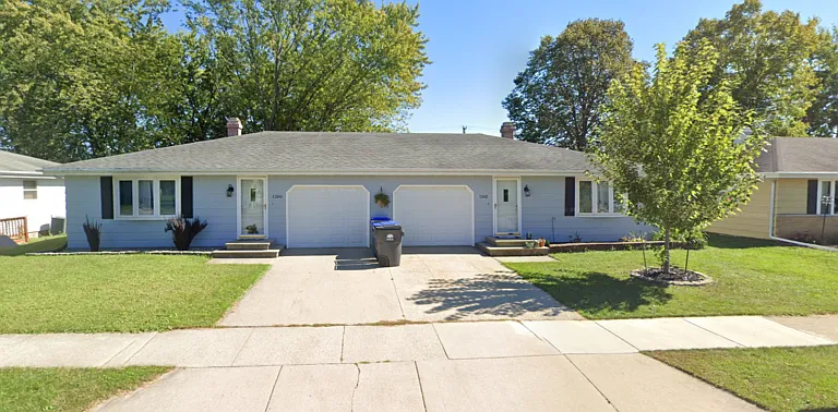 1260-1262 Primrose Ln — Photo 1