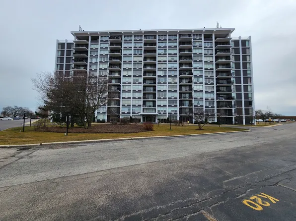8815 W Golf Rd APT 1I, Niles, IL 60714