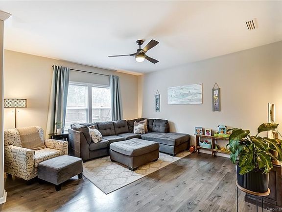 5th image of 6046 Halliwell St