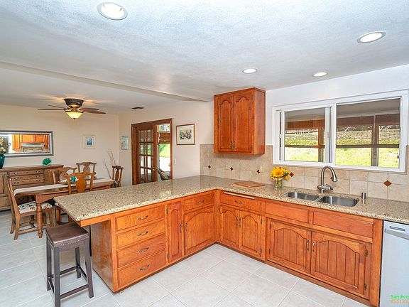5th image of 1555 Pepper Tree Pl