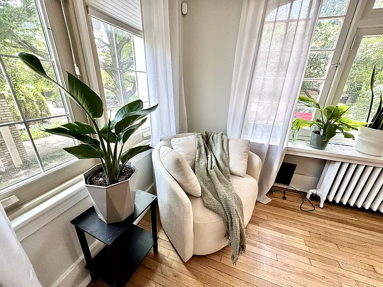 517 Saint James Pl #517 — Photo 9