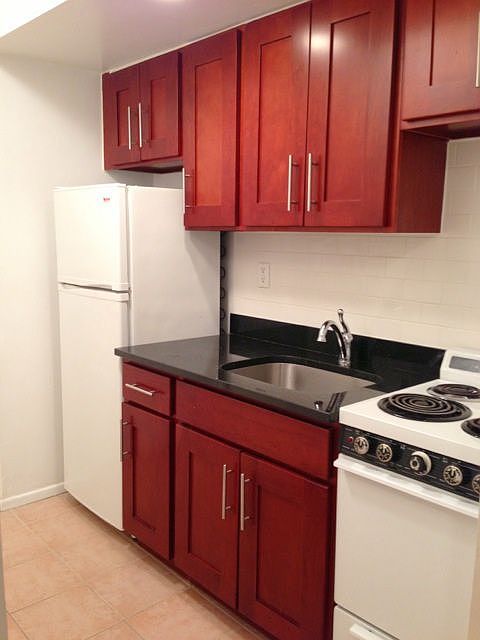 2nd image of 3128 29th St APT 3F